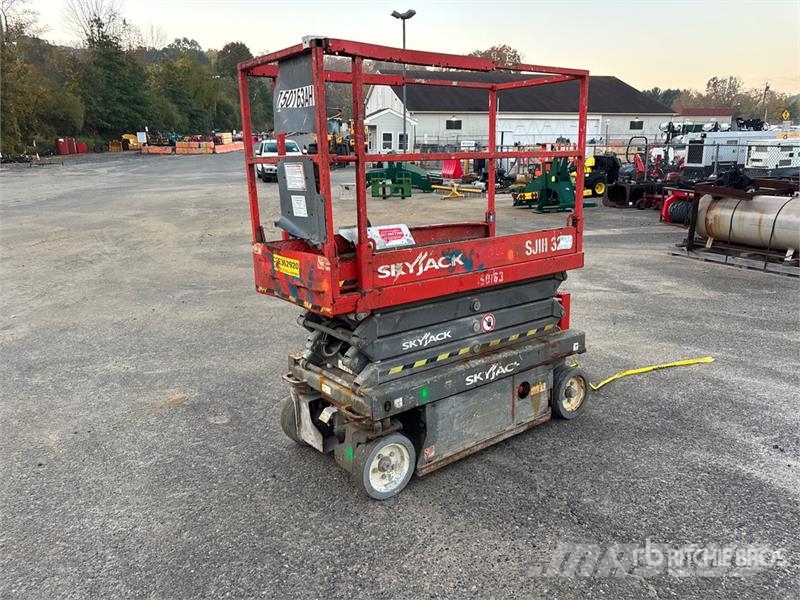 SkyJack SJ3219 Electric Scissor Lift Saxliftar