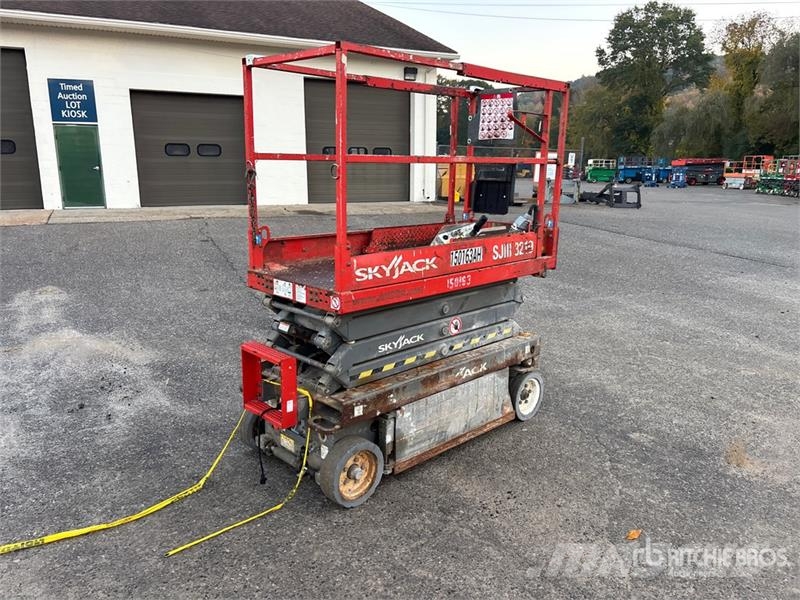 SkyJack SJ3219 Electric Scissor Lift Saxliftar