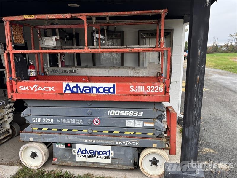 SkyJack SJ3226 Electric Scissor Lift Scheren-Arbeitsbühnen