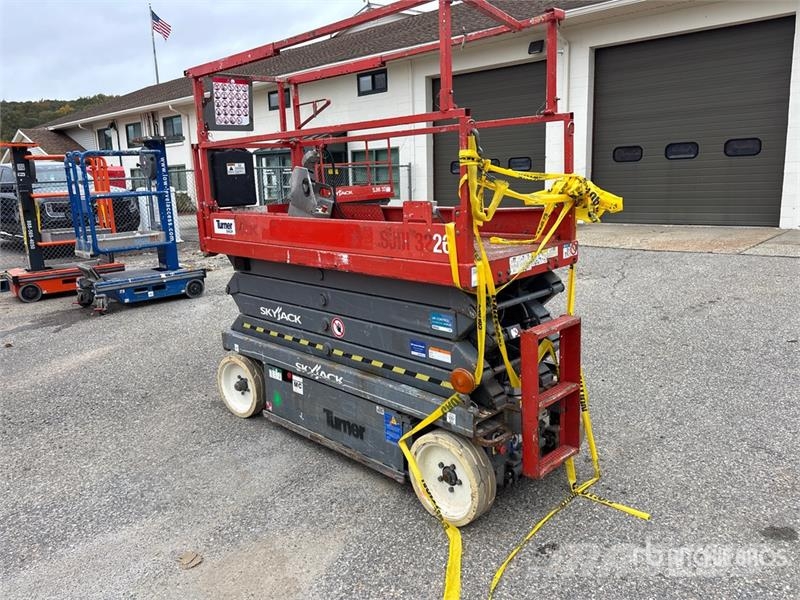 SkyJack SJ3226 Electric Scissor Lift Scissor lifts