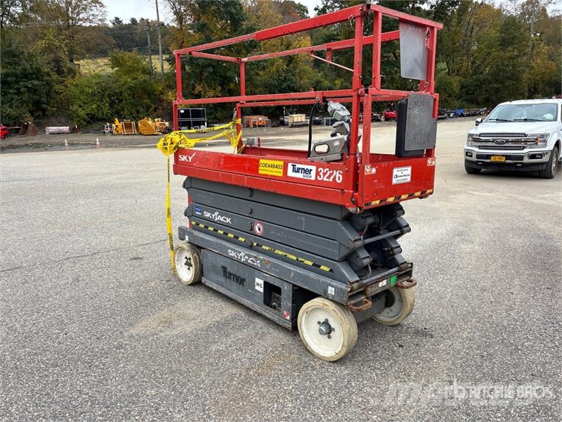 SkyJack SJ3226 Electric Scissor Lift Scissor lifts