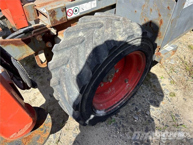 SkyJack SJ6832 RT Ножничные подъемники