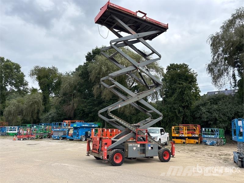 SkyJack SJ9250 RT 4x4 Diesel Scissor Lift Ollós emelők