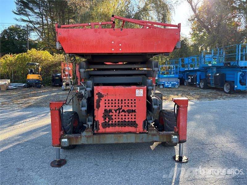 SkyJack SJ9250 RT 4x4 Diesel Scissor Lift Scheren-Arbeitsbühnen