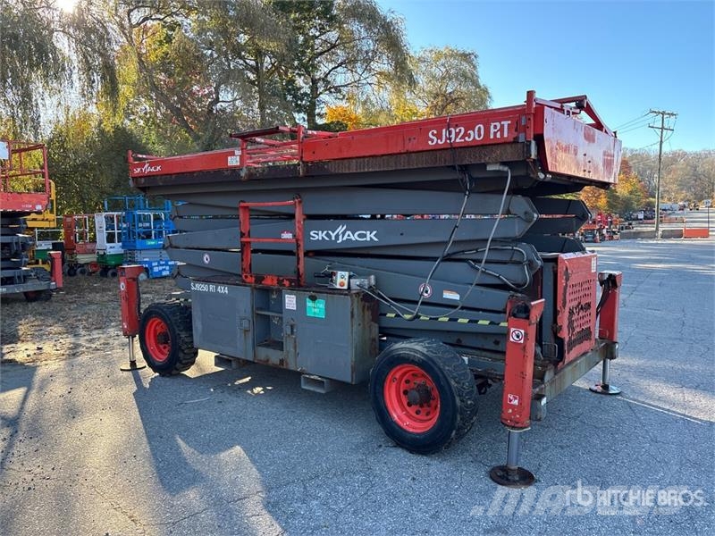 SkyJack SJ9250 RT 4x4 Diesel Scissor Lift Scheren-Arbeitsbühnen