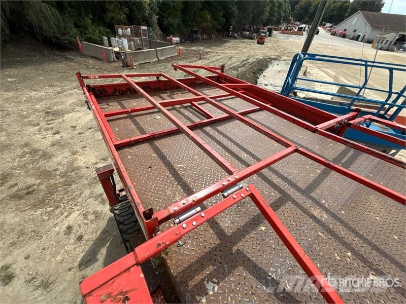 SkyJack SJ9250 RT 4x4 Diesel Scissor Lift Ollós emelők