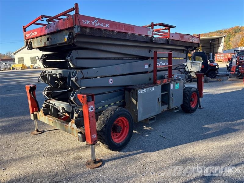 SkyJack SJ9250 RT 4x4 Diesel Scissor Lift Scheren-Arbeitsbühnen