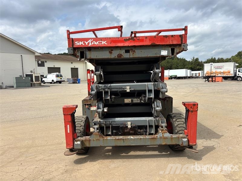 SkyJack SJ9250RT 4x4 Diesel Scissor Lift Škarjaste dvižne ploščadi