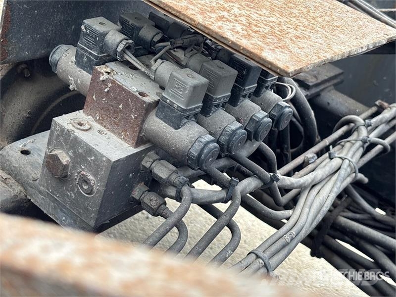 SkyJack SJ9250RT 4x4 Diesel Scissor Lift Škarjaste dvižne ploščadi