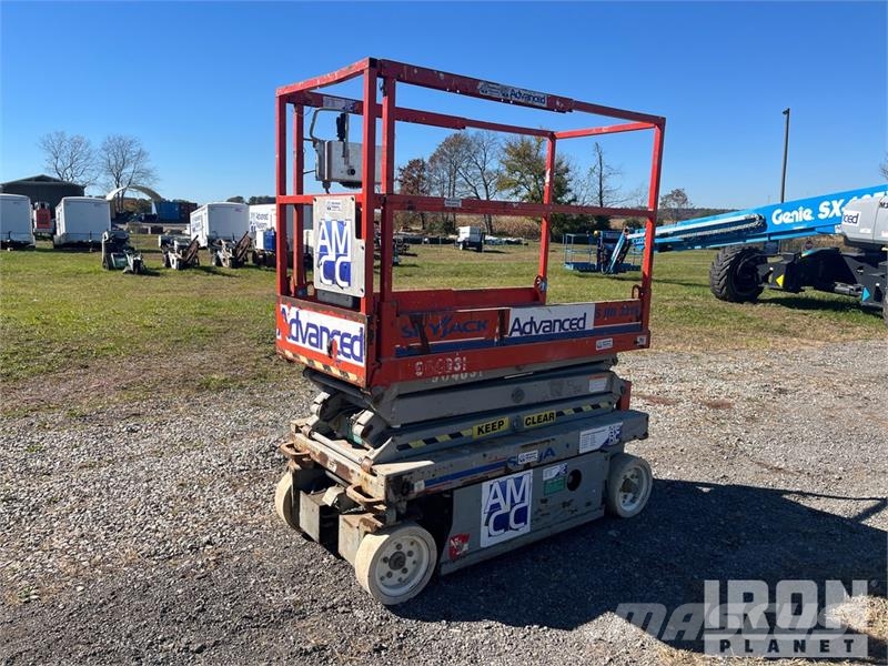 SkyJack SJIII-3215 Electric Scissor Lift Škaraste platforme