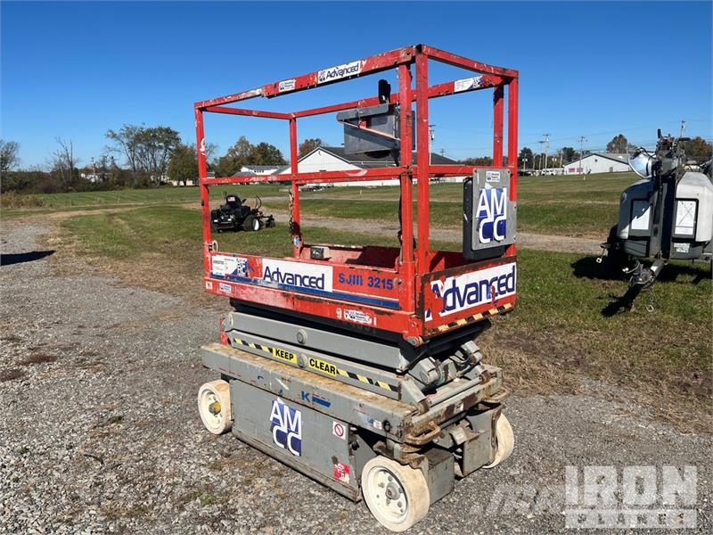 SkyJack SJIII-3215 Electric Scissor Lift Škaraste platforme