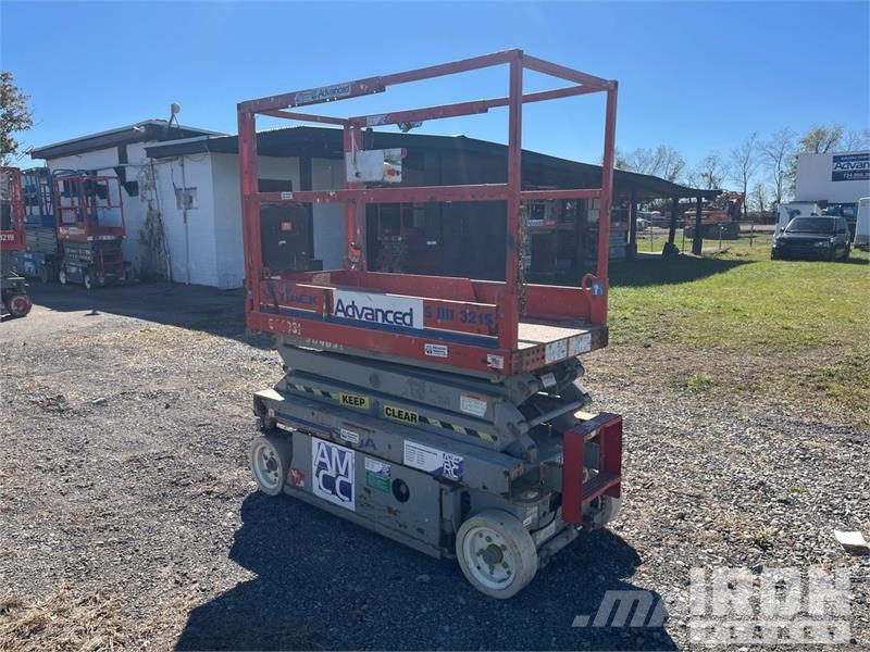 SkyJack SJIII-3215 Electric Scissor Lift Škaraste platforme