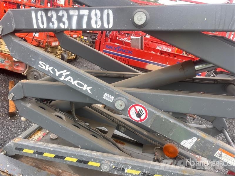 SkyJack SJIII-3219 Electric Scissor Lift Škarjaste dvižne ploščadi