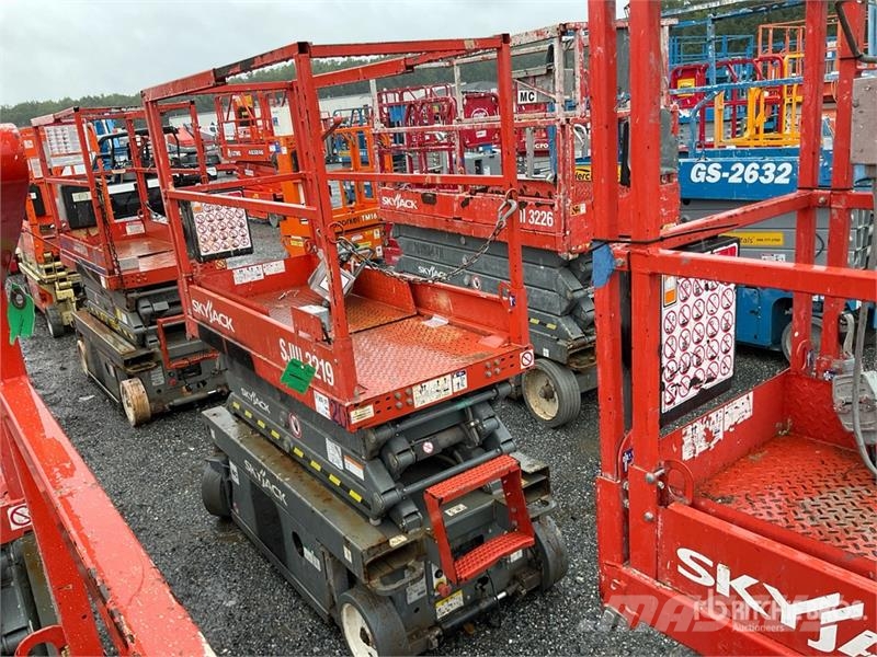 SkyJack SJIII-3219 Electric Scissor Lift Škarjaste dvižne ploščadi