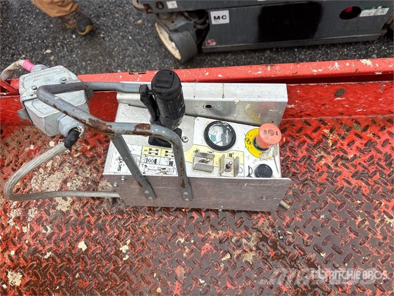 SkyJack SJIII-3219 Electric Scissor Lift Škarjaste dvižne ploščadi
