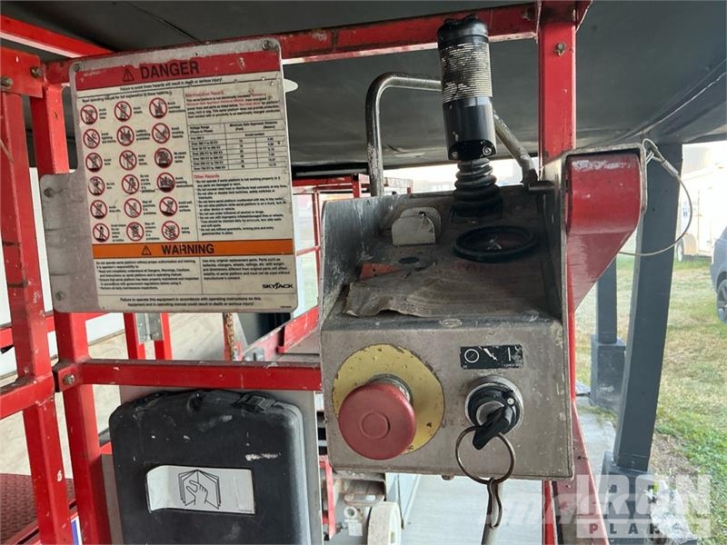 SkyJack SJIII-3219 Electric Scissor Lift Ножични работни платформи