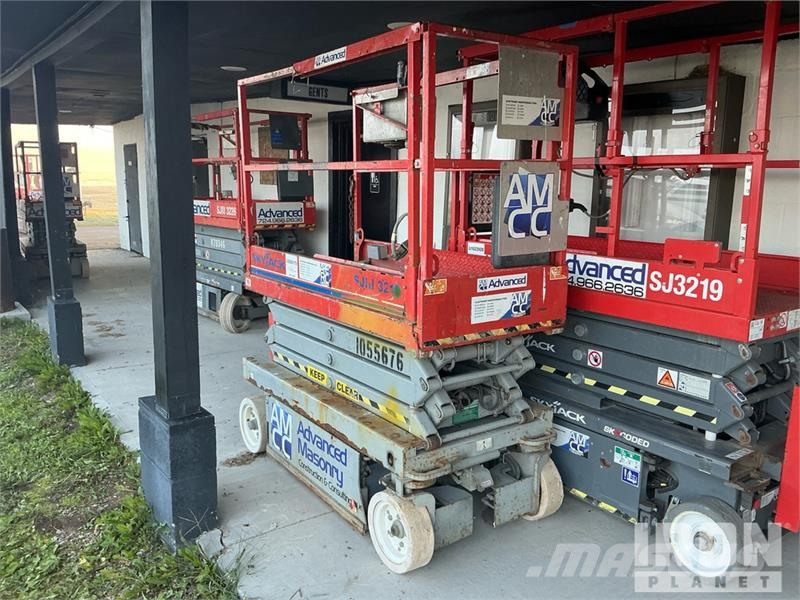 SkyJack SJIII-3219 Electric Scissor Lift Ножични работни платформи