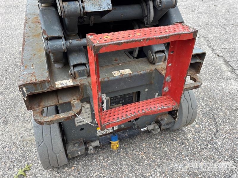 SkyJack SJIII 3219 Electric Scissor Lift Saksilavat