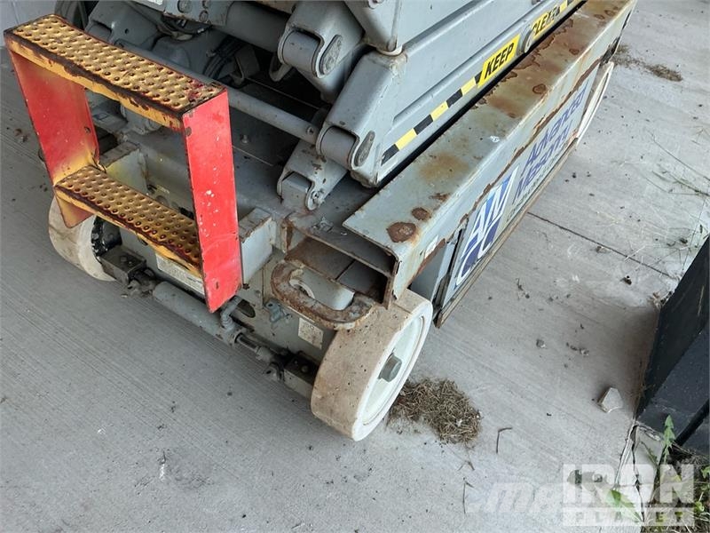 SkyJack SJIII-3219 Electric Scissor Lift Ножични работни платформи