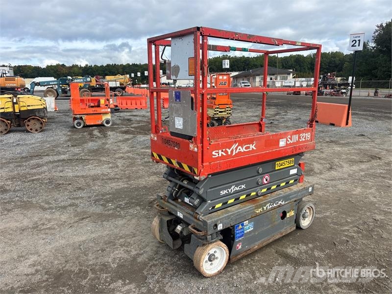 SkyJack SJIII 3219 Electric Scissor Lift Ollós emelők
