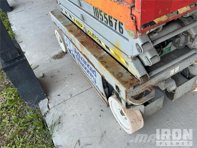 SkyJack SJIII-3219 Electric Scissor Lift Ножични работни платформи
