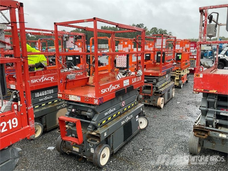 SkyJack SJIII-3219 Electric Scissor Lift Škarjaste dvižne ploščadi