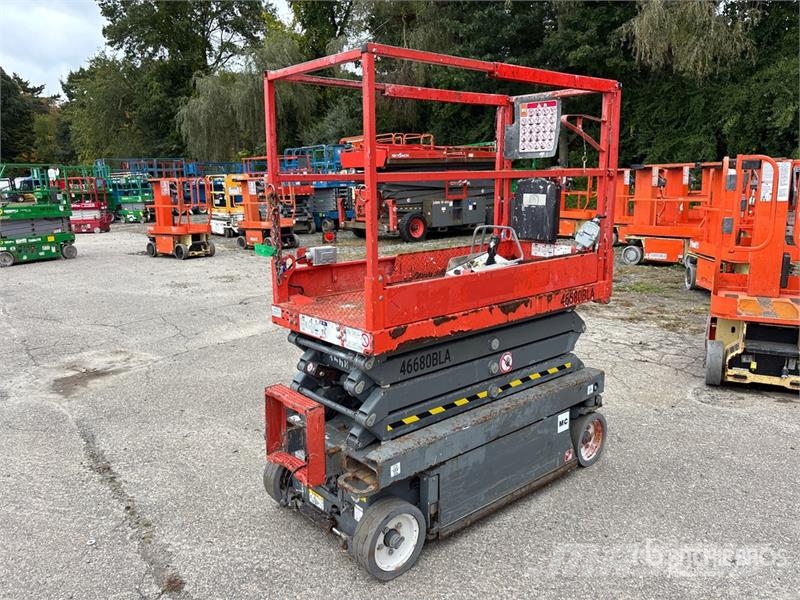 SkyJack SJIII 3219 Electric Scissor Lift Saksilavat
