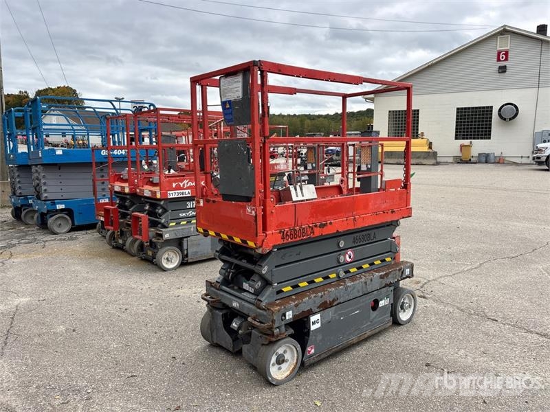 SkyJack SJIII 3219 Electric Scissor Lift Saksilavat