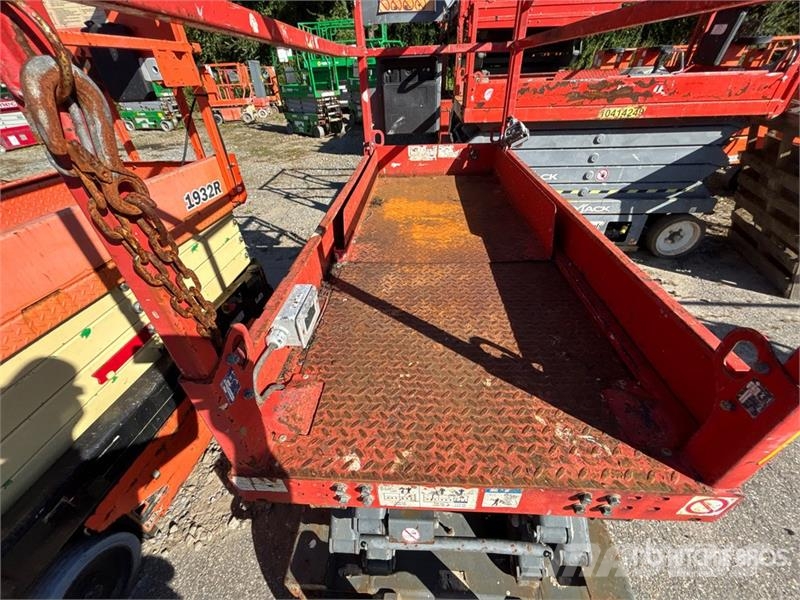 SkyJack SJIII 3219 Electric Scissor Lift Scissor lifts