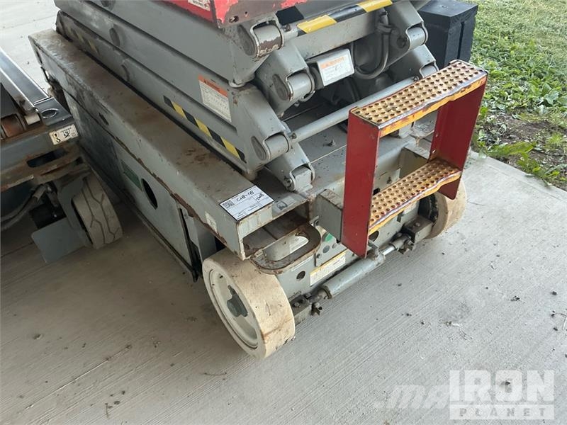 SkyJack SJIII-3219 Electric Scissor Lift Ножични работни платформи