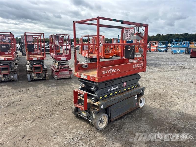 SkyJack SJIII 3219 Electric Scissor Lift Ollós emelők