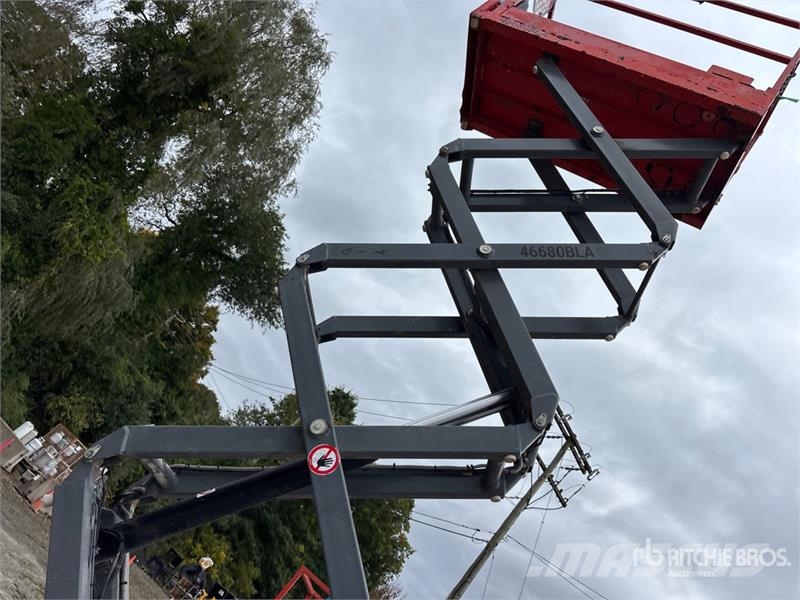 SkyJack SJIII 3219 Electric Scissor Lift Saksilavat