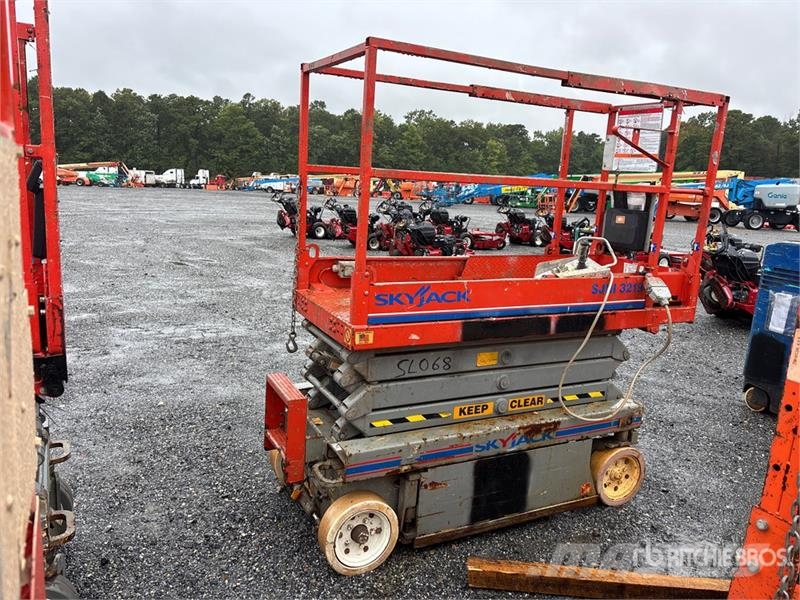 SkyJack SJIII-3219 Electric Scissor Lift Škarjaste dvižne ploščadi