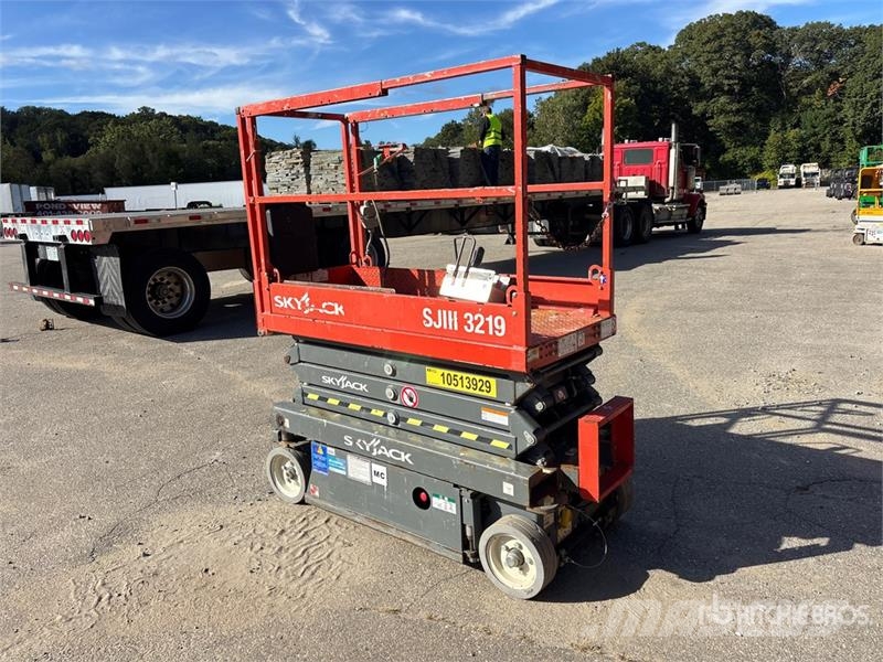 SkyJack SJIII 3219 Electric Scissor Lift Scheren-Arbeitsbühnen