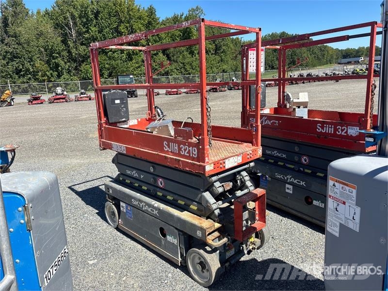SkyJack SJIII 3219 Electric Scissor Lift Schaarhoogwerkers