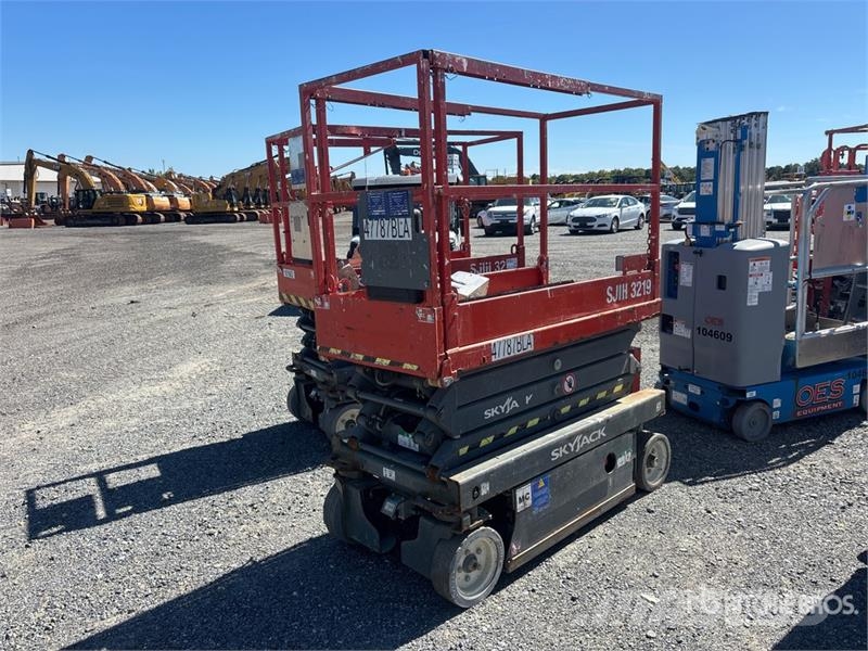 SkyJack SJIII 3219 Electric Scissor Lift Schaarhoogwerkers