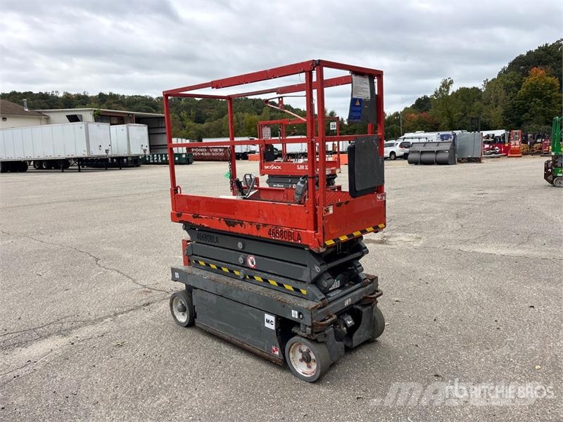 SkyJack SJIII 3219 Electric Scissor Lift Saksilavat