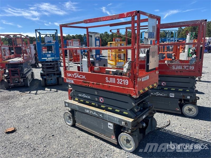 SkyJack SJIII 3219 Electric Scissor Lift Škarjaste dvižne ploščadi
