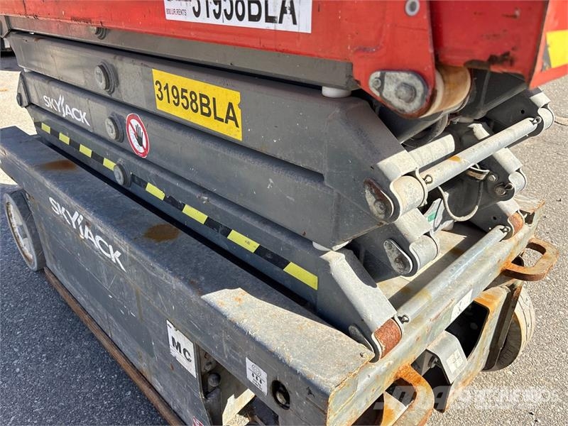SkyJack SJIII 3219 Electric Scissor Lift Scheren-Arbeitsbühnen