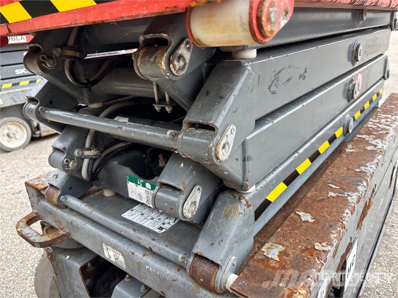 SkyJack SJIII 3219 Electric Scissor Lift Saksilavat