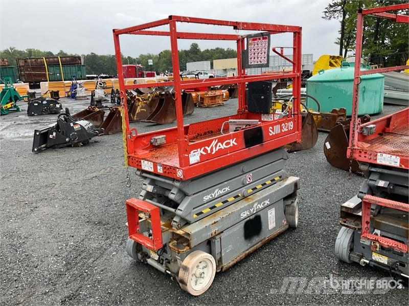 SkyJack SJIII-3219 Scissor Lift Škarjaste dvižne ploščadi
