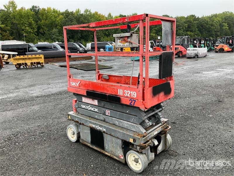SkyJack SJIII-3219 Scissor Lift Škarjaste dvižne ploščadi