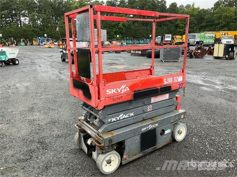 SkyJack SJIII-3219 Scissor Lift Škarjaste dvižne ploščadi