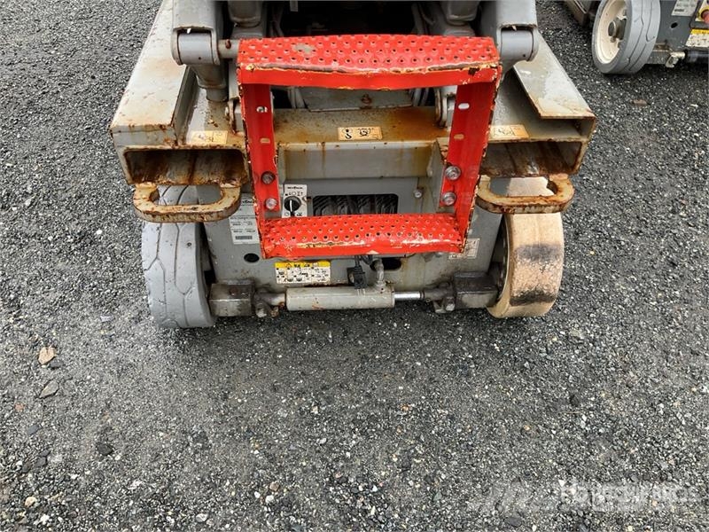 SkyJack SJIII-3219 Scissor Lift Škarjaste dvižne ploščadi