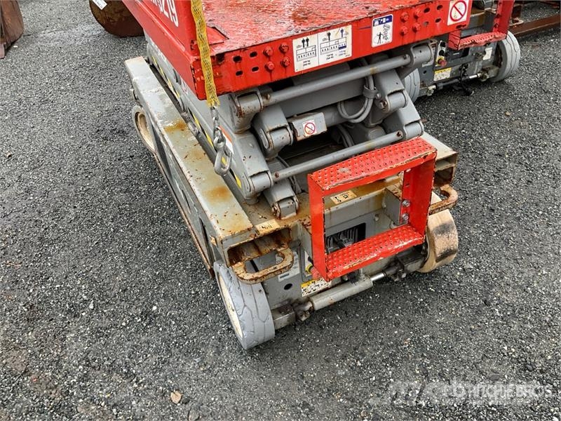 SkyJack SJIII-3219 Scissor Lift Škarjaste dvižne ploščadi