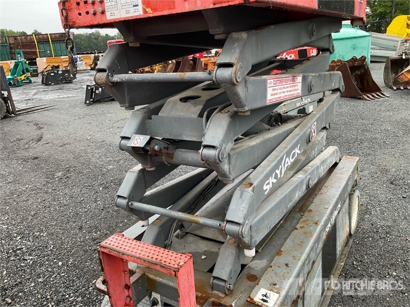 SkyJack SJIII-3219 Scissor Lift Škarjaste dvižne ploščadi