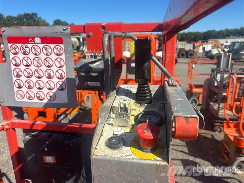 SkyJack SJIII 3220 Electric Scissor Lift Scissor lifts