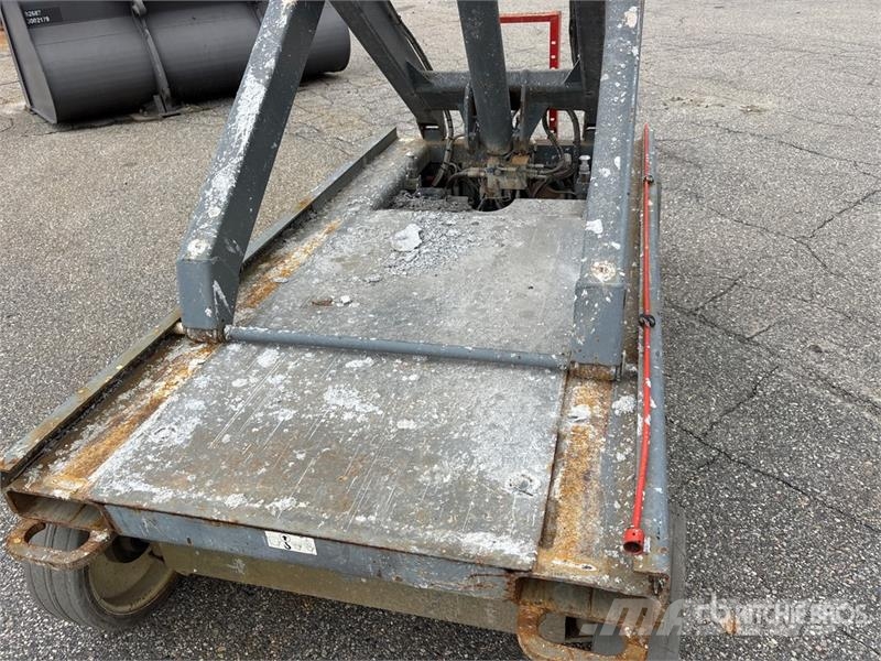 SkyJack SJIII-4632 Electric Scissor Lift Ollós emelők