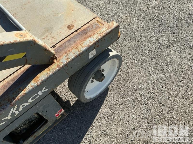 SkyJack SJIII 4632 Electric Scissor Lift 剪式升降機