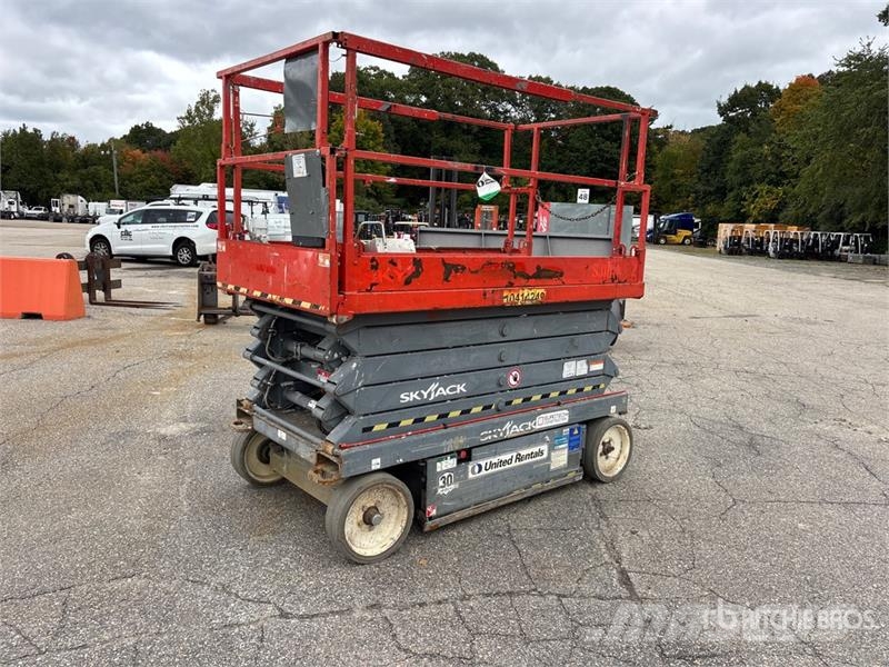 SkyJack SJIII-4632 Electric Scissor Lift Ollós emelők